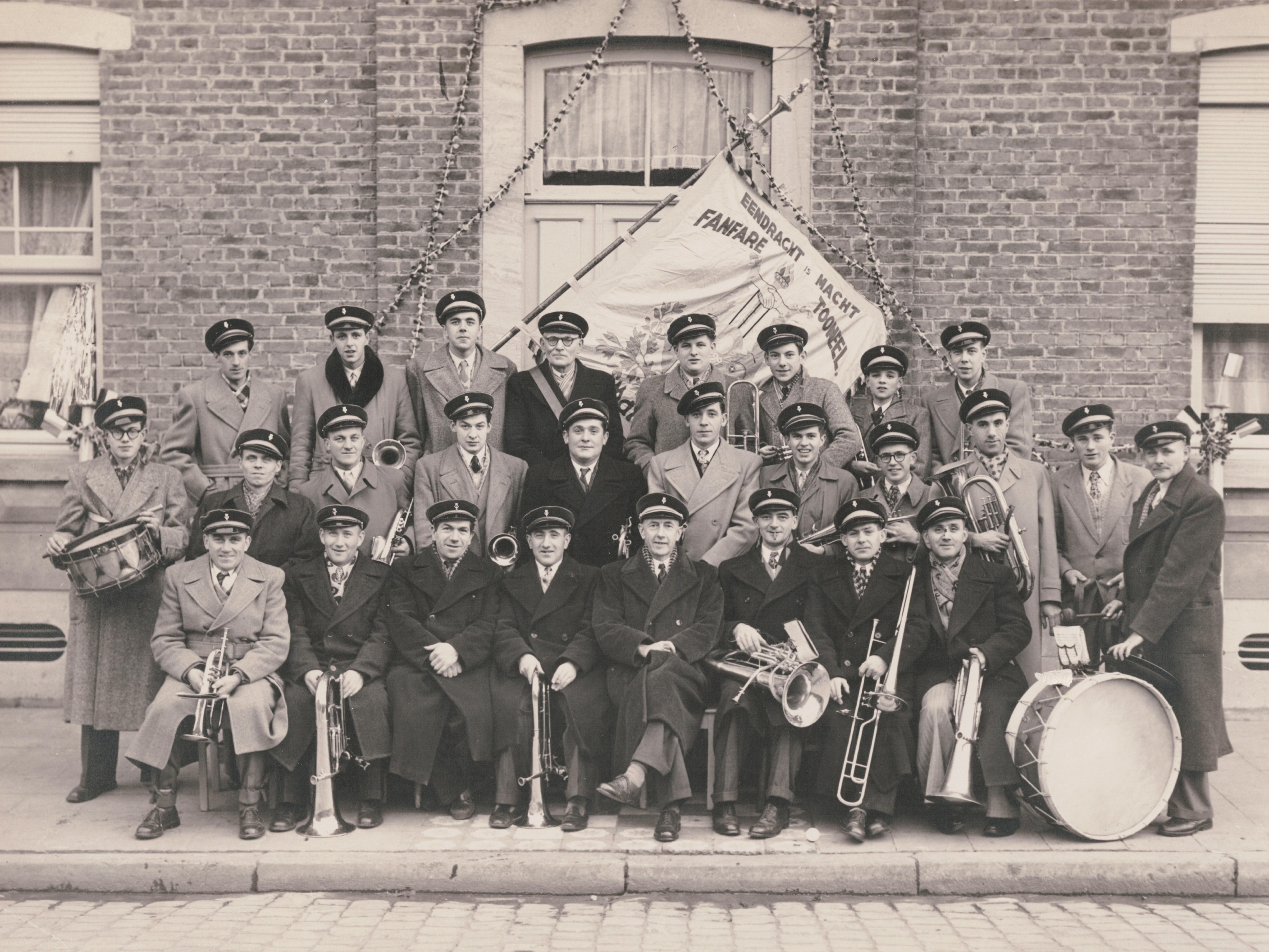 De groep ergens begin jaren 50
